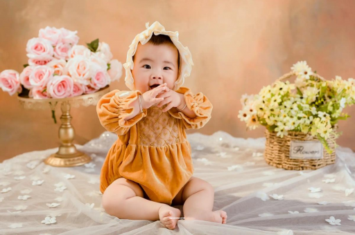 澳门宝宝揉眼睛揉鼻子